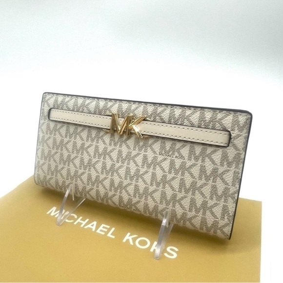 Michael Kors Reed Large Snap Bifold Wallet - Picture 1 of 7